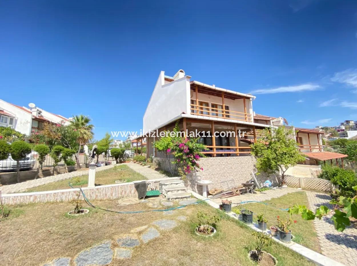 3 1 Villa Zum Verkauf Mit Großem Garten Mit Vollem Meerblick Auf Der Meerseite In Doğanbey