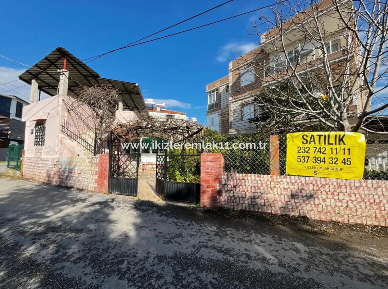 1 1 Sommerhaus Auf 240 M2, 30/60 Zoniertem Grundstück Zum Verkauf Im Zentrum Von Ürkmez