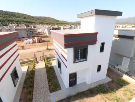 Seferihisar Doğanbey'de Müstakil Büyük Bahçeli 3 1 Villa Zum Verkauf