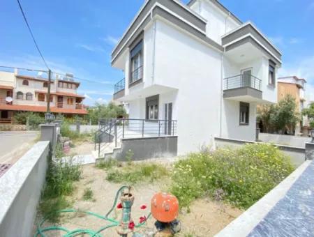 Geräumige Lage Zum Verkauf In Seferihisar Doğanbey 3 In 1 Luxusvilla