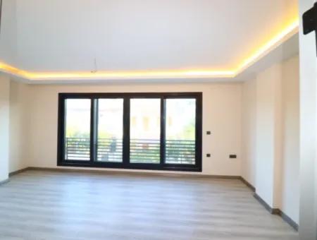 3-In-1-Maisonette-Villa Mit Null Großem Garten Zum Verkauf In Seferihisar Ürkmez