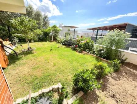 3 2 Villen Zum Verkauf In Ürkmez Mit Vollem Meer, Garten Mit Blick Auf Die Stadt