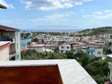 3 2 Villen Zum Verkauf In Ürkmez Mit Vollem Meer, Garten Mit Blick Auf Die Stadt