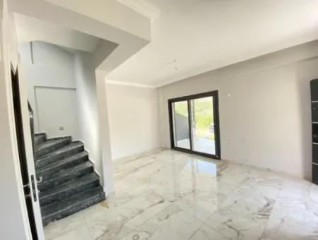 Neu 2 1 Villa Sommerhaus Zum Verkauf Mit Grossem Garten In Doğanbey Payamli