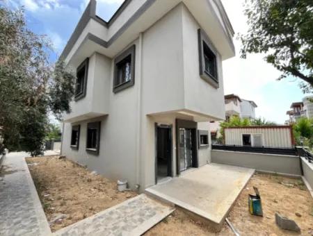 2 1 Villa Mit Neuem Garten Zum Verkauf In Meeresnähe In Seferihisar Doğanbey