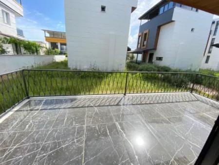 3 1 Villa Mit Freistehendem Garten Zu Verkaufen In Seferihisar Ürkmez Zentrum