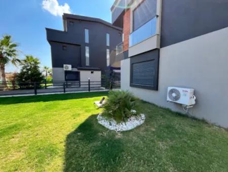 3 In 1 Möbliertes Maisonette-Ferienhaus Mit Garten In Einem Komplex In Doğanbey