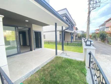 2 1 Neues Garten-Duplex-Sommerhaus Zum Verkauf In Doğanbey, Seferihisar