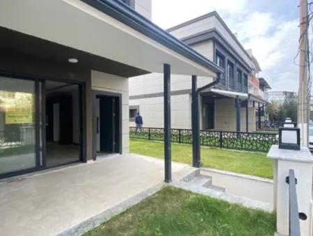 2 1 Neues Garten-Duplex-Sommerhaus Zum Verkauf In Doğanbey, Seferihisar