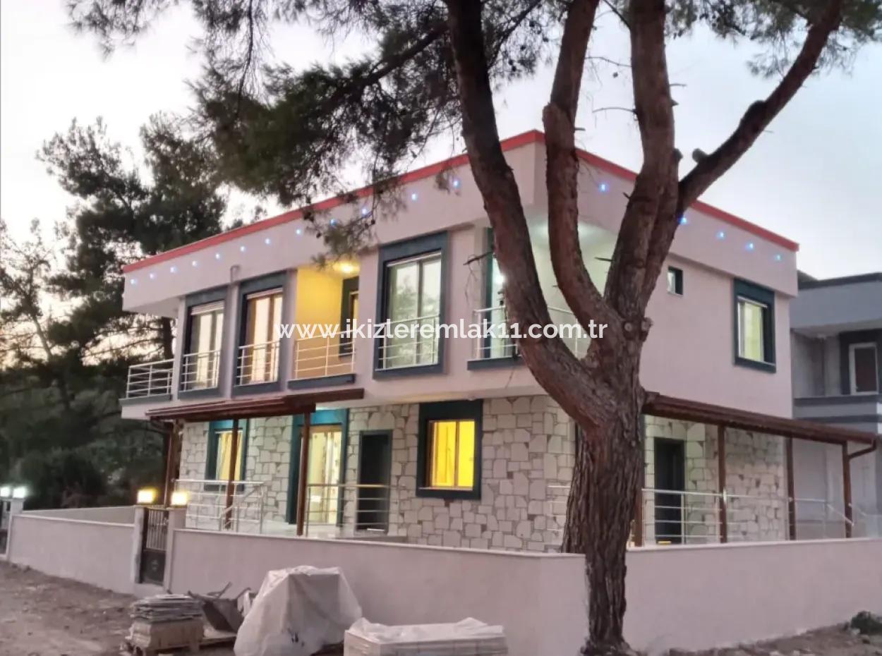 Detached Garden 3 1 Villa For Sale In Seferihisar Payamlı