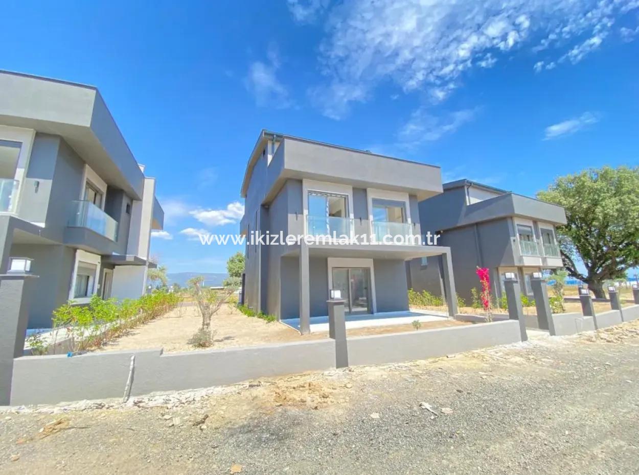 3 1 Villa For Sale In Seferihisar Doğanbey Seafront Site