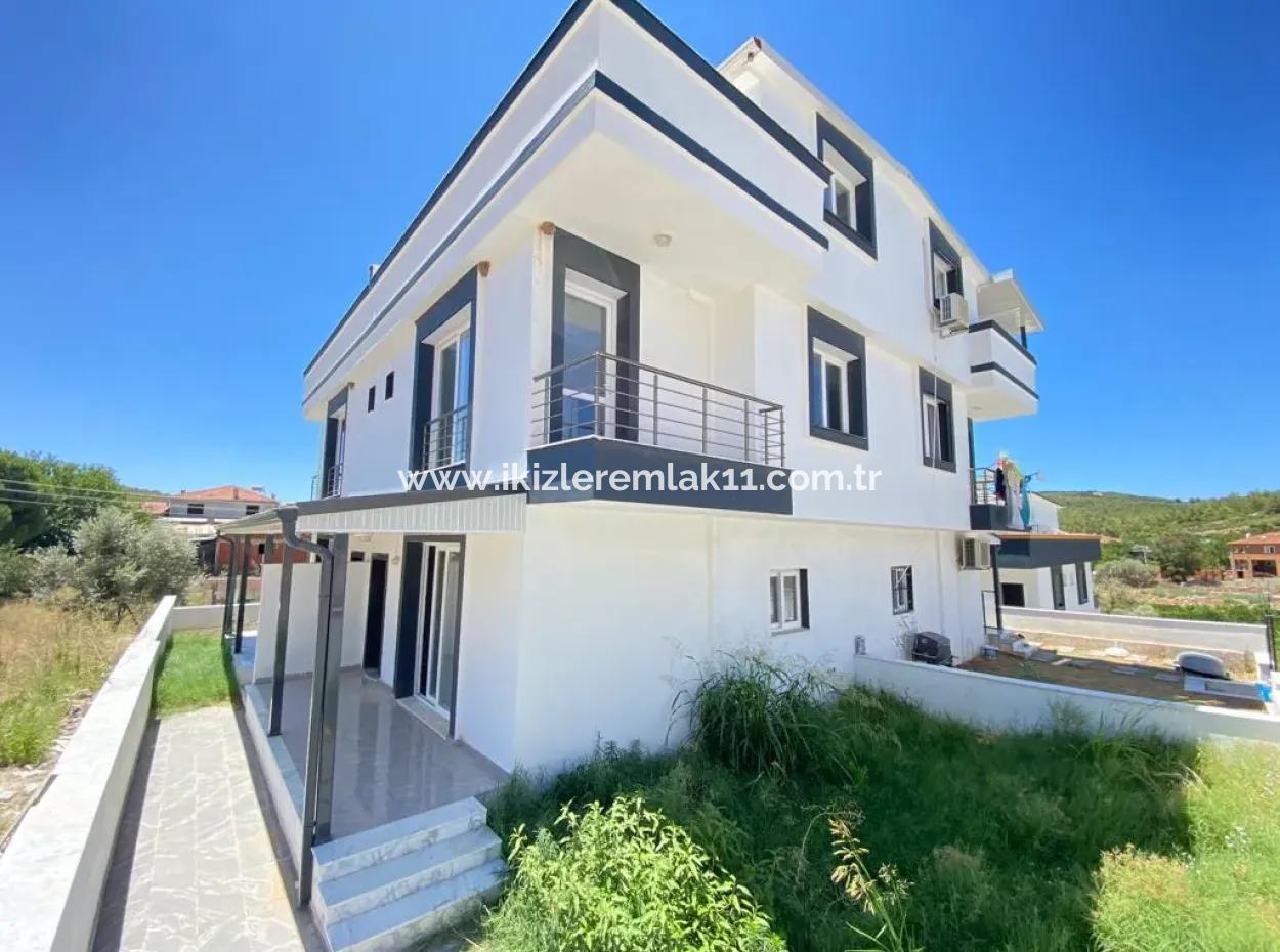 Detached Garden 3 1 Villa For Sale In Seferihisar Payamlı