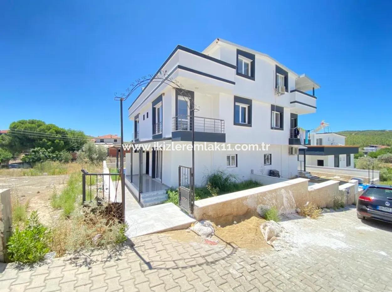 Detached Garden 3 1 Villa For Sale In Seferihisar Payamlı