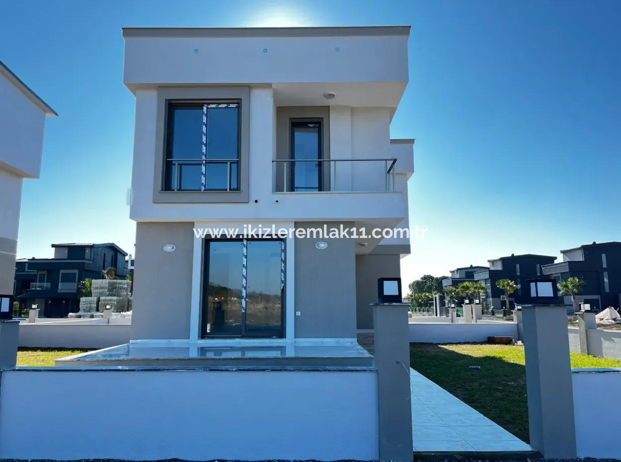 2 1 Detached Villa With Large Garden For Sale Near The Sea In Doğanbey