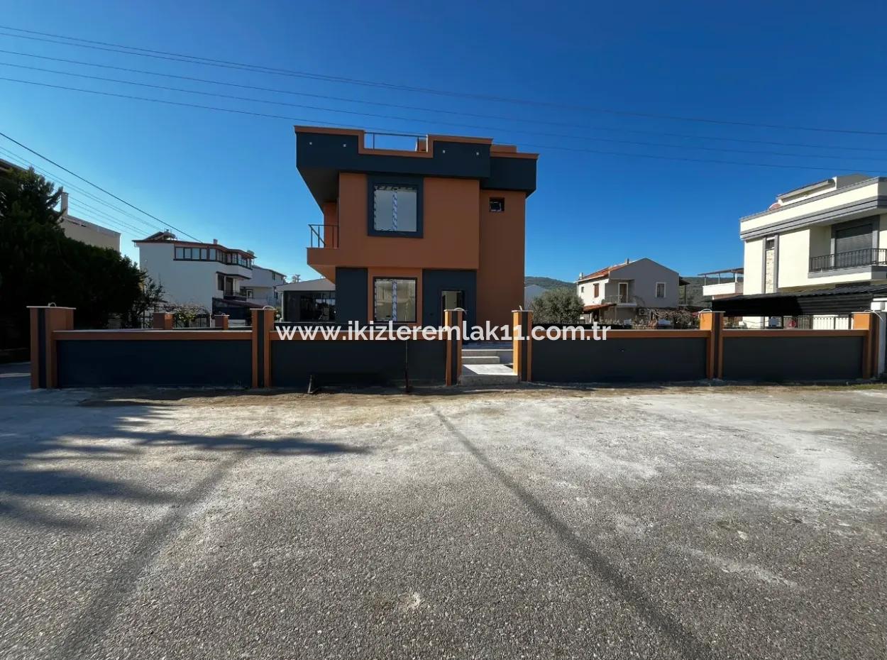 Detached 3 1 Corner Villa With Large Garden For Sale In Doğanbey