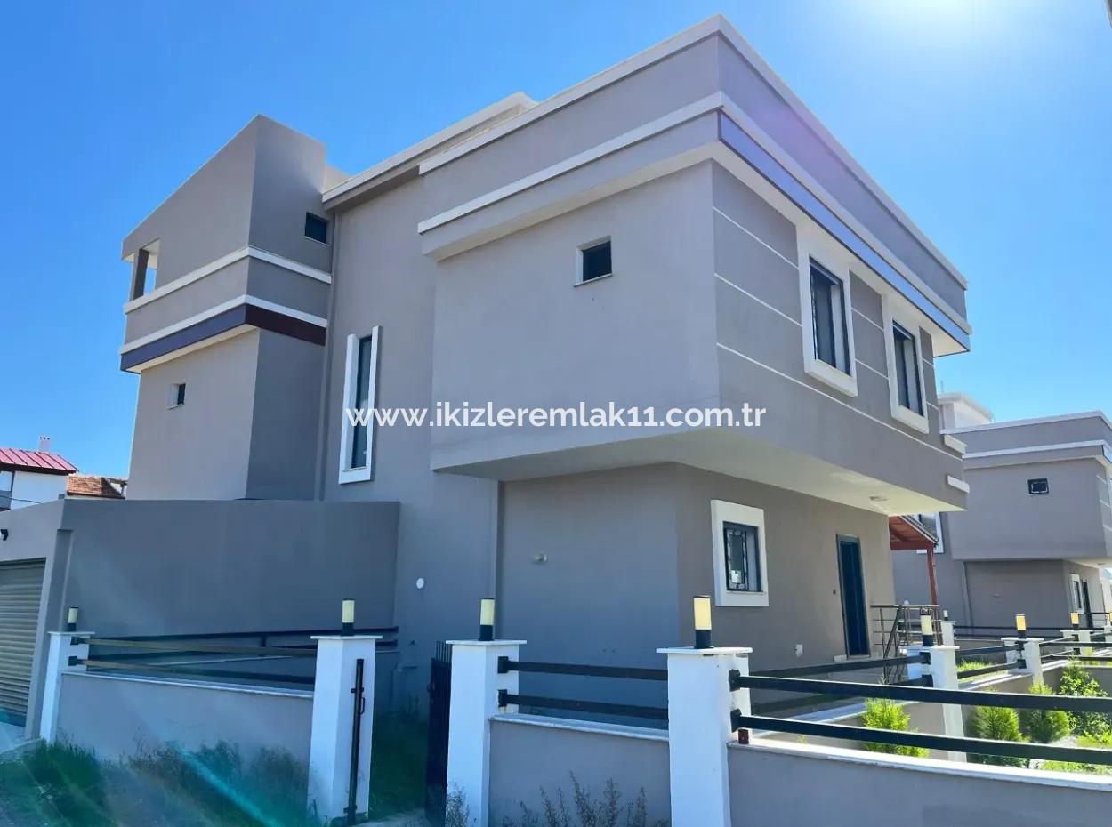 3 1 Villa With New Large Garden For Sale In Seferihisar Doganbey