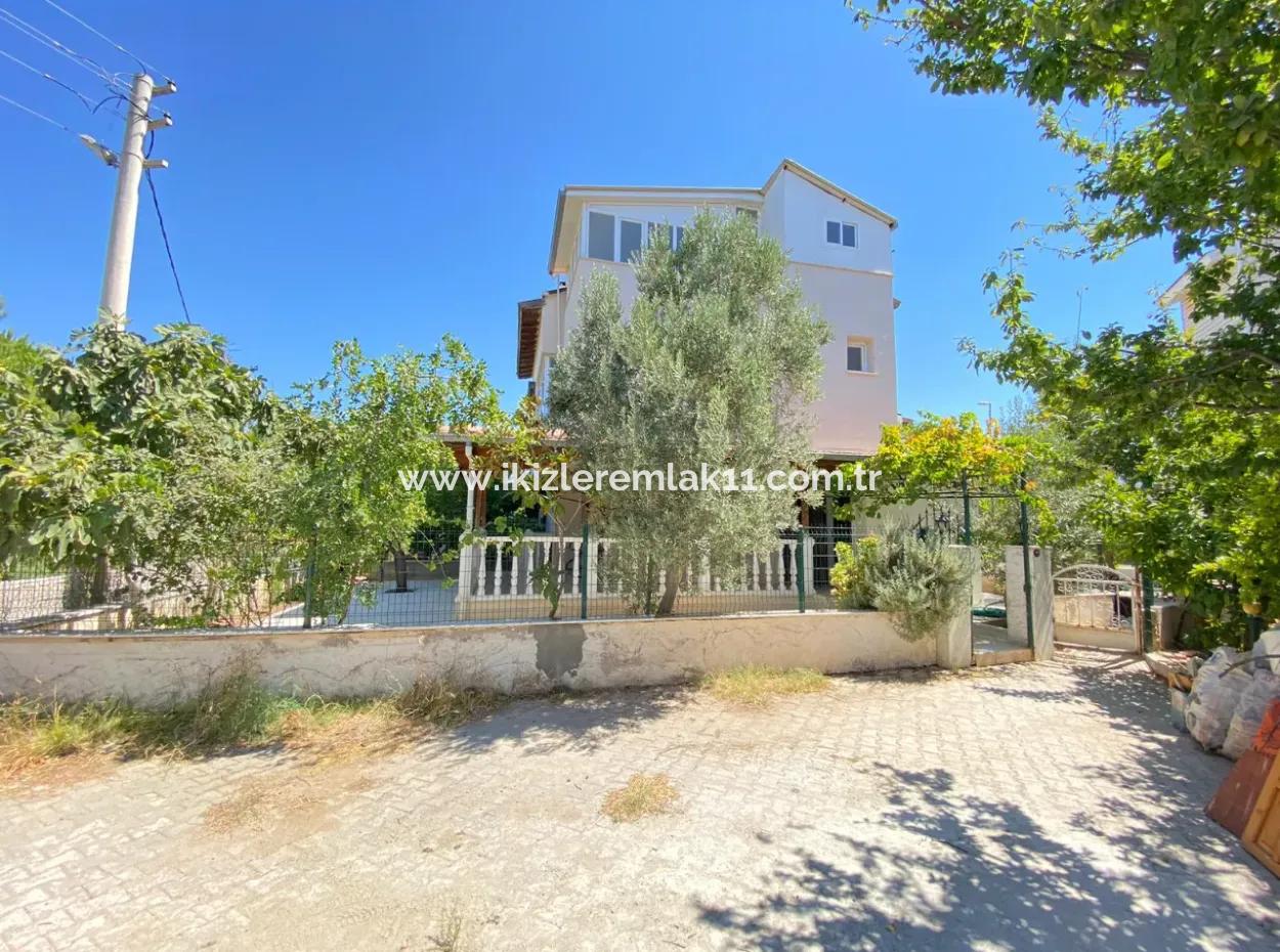 Affordable Price Detached 4 1 Villa With Large Garden For Sale In Doğanbey