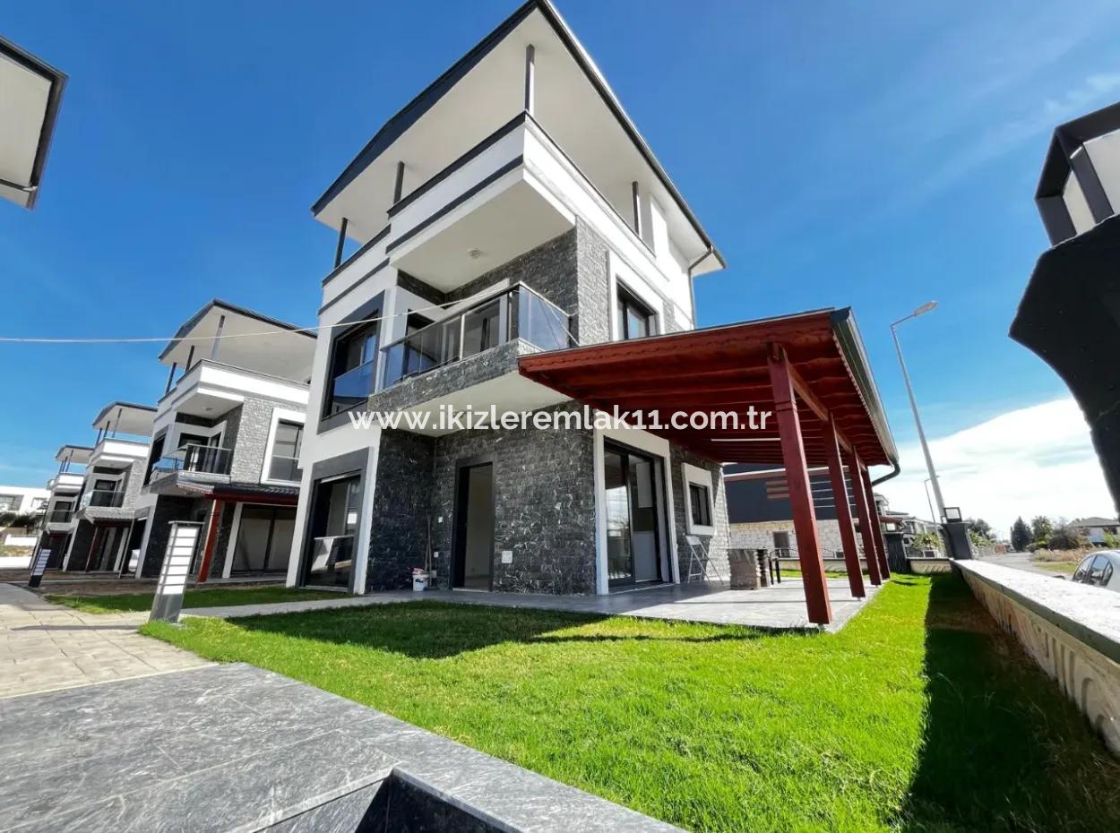 Detached 3 1 Villa With Zero Pool For Sale In Seferihisar Doğanbey