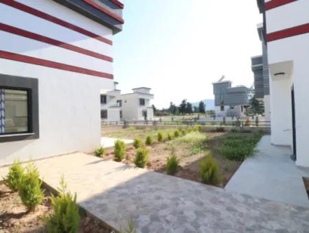 Seferihisar Doğanbey'de Müstakil Büyük Bahçeli 3 1 Villa For Sale