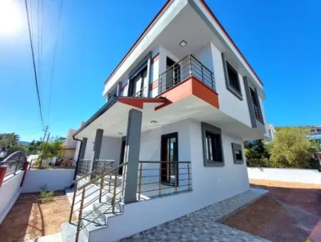 Seferihisar Doğanbey'de Müstakil Büyük Bahçeli 3 1 Villa For Sale