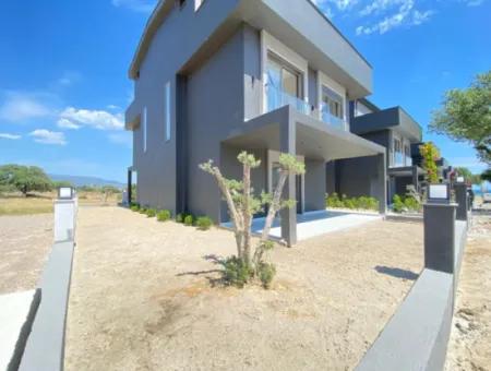 3 1 Villa For Sale In Seferihisar Doğanbey Seafront Site