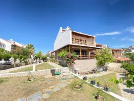 3 1 Villa For Sale With Large Garden With Full Sea View On The Sea Side In Doğanbey