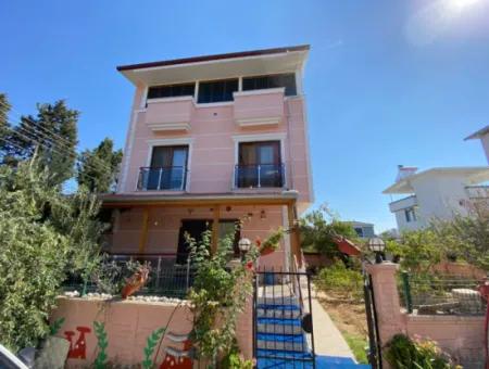 Single Detached Villa With Large Garden 3 In 1 Cost-Free For Sale In Doğanbey