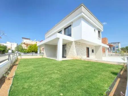 3 1 New Villa With Large Garden For Sale In Seferihisar Doğanbey Sea Side