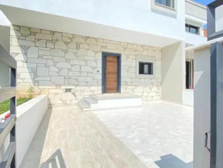 3 1 New Villa With Large Garden For Sale In Seferihisar Doğanbey Sea Side