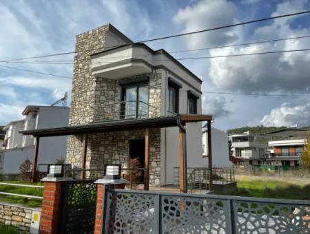 Single Detached 2 1 Villa With Large Garden For Sale In Seferihisar Doğanbey