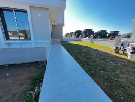 2 1 Detached Villa With Large Garden For Sale Near The Sea In Doğanbey