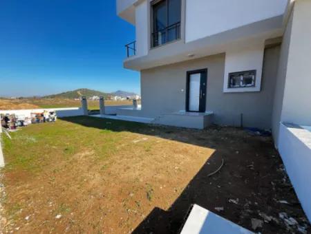 2 1 Detached Villa With Large Garden For Sale Near The Sea In Doğanbey