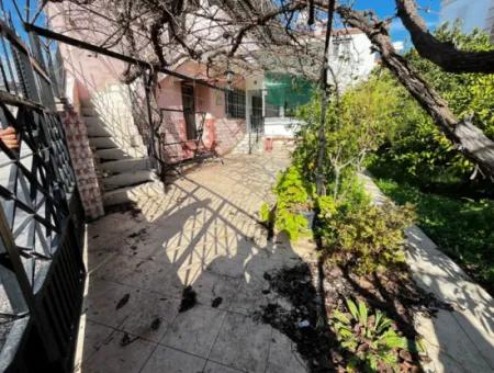 1 1 Summer House In 240 M2, 30/60 Zoned Plot For Sale In Ürkmez Center