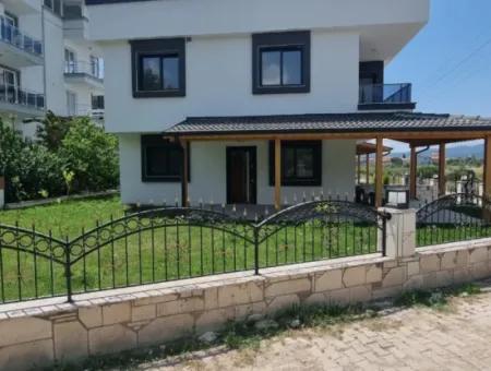 3 1 Villa For Sale In Seferihisar Ürkmez With Zero Large Garden