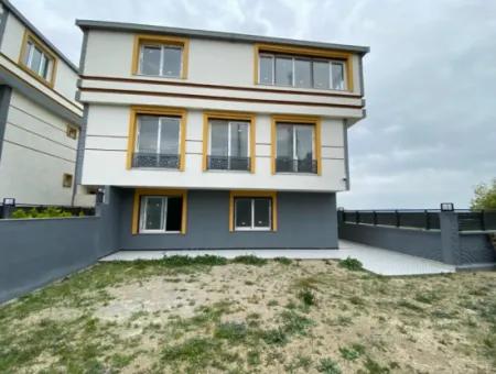 Zero Wide 3 2 Luxury Triplex For Sale In Seferihisar Akarca