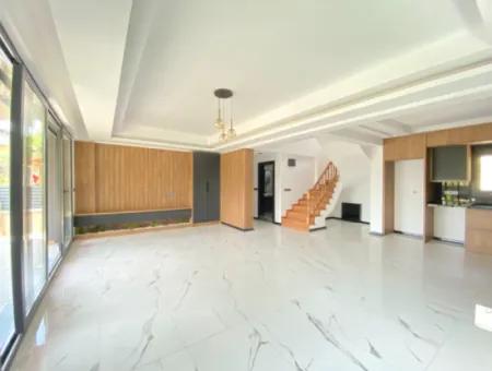 100 Meters To Seferihisar Ürkmez Beach / Detached Villa With Pool / Ultra Luxury