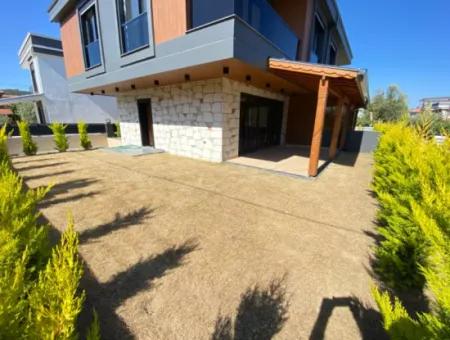 3 1 Villa With New Large Garden For Sale In Seferihisar Doganbey