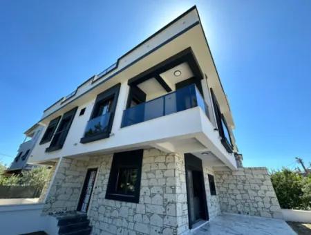 3 1 Villa With New Large Garden For Sale In Seferihisar Doganbey