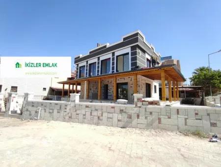 100 M, Two Detached Villas For Sale By Sea In Seferýsar Ürkmez