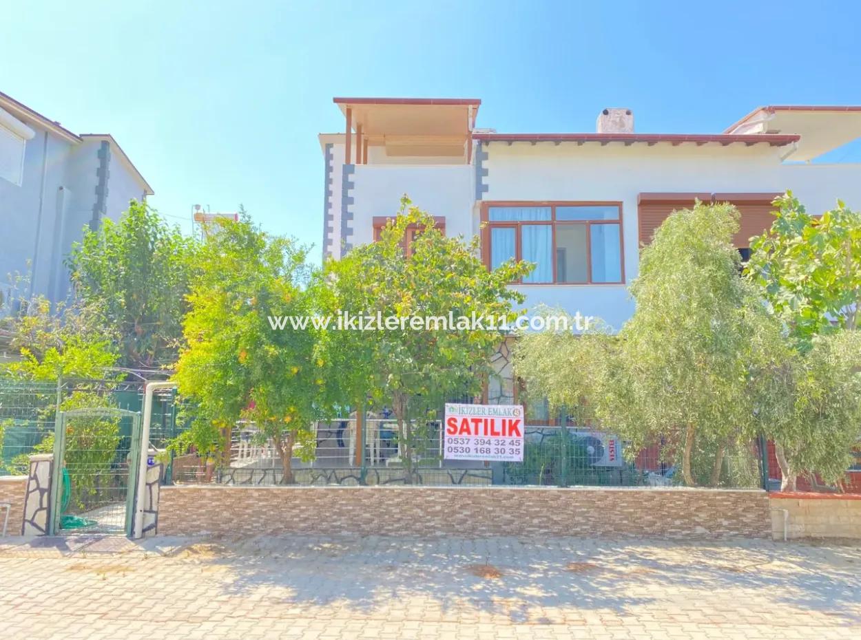 Seferihisar Doğanbey De Site İçinde Satılık 4+1 Villa Yazlık