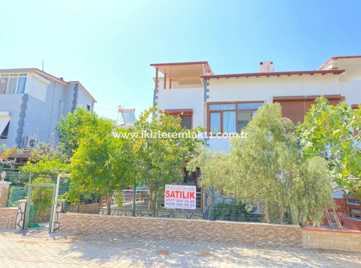 Seferihisar Doğanbey De Site İçinde Satılık 4+1 Villa Yazlık