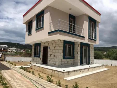 Seferihisar Doğanbeyde Satılık, Site İçinde Tamamen Müstakıl 3+1 Yazlık Villa