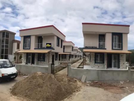 Seferihisar Doğanbeyde Satılık, Site İçinde Tamamen Müstakıl 3+1 Yazlık Villa