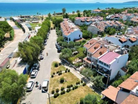 İzmir Seferihisar Doğanbey De Denize Sıfır Site De Satılık Yazlık 3+1