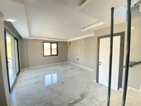 Seferihisar Doğanbey Payamlı'da Satılık Bahçeli 160M2 Oturum 3+1 Sıfır Villa