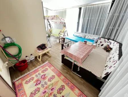 Ürkmezde Denize Çarşıya Yakın Otoparklı Satılık 1+1 Eşyalı Daire