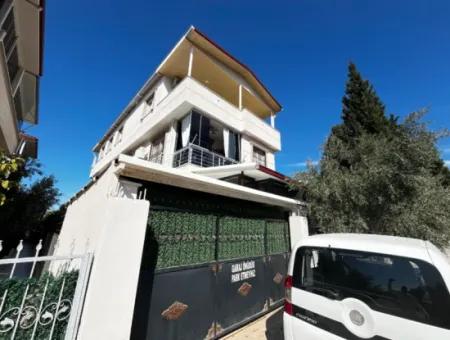 Ürkmezde Denize Çarşıya Yakın Otoparklı Satılık 1+1 Eşyalı Daire