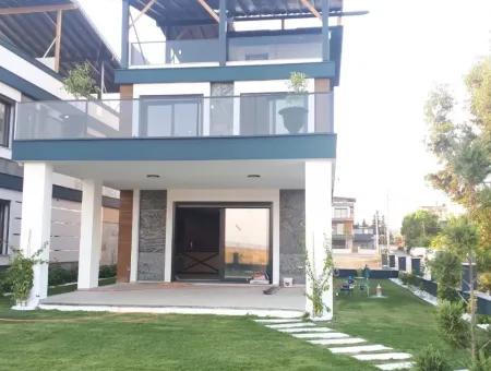 İzmir Seferihisar Payamlı'da Deniz'e 100 Metre, Müstakil Yazlık Villa