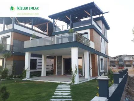 İzmir Seferihisar Payamlı'da Deniz'e 100 Metre, Müstakil Yazlık Villa